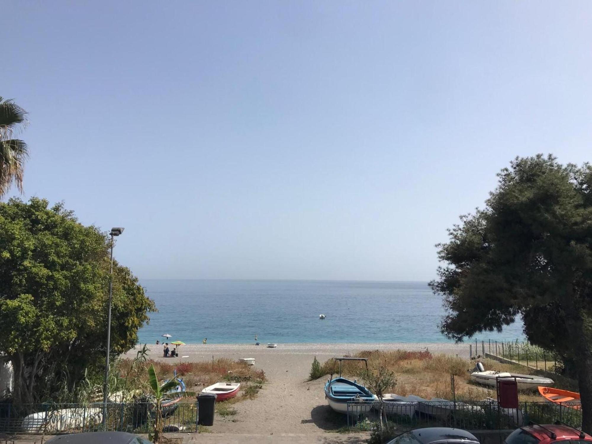 Taormina Beach Front - Mazzeo Kültér fotó