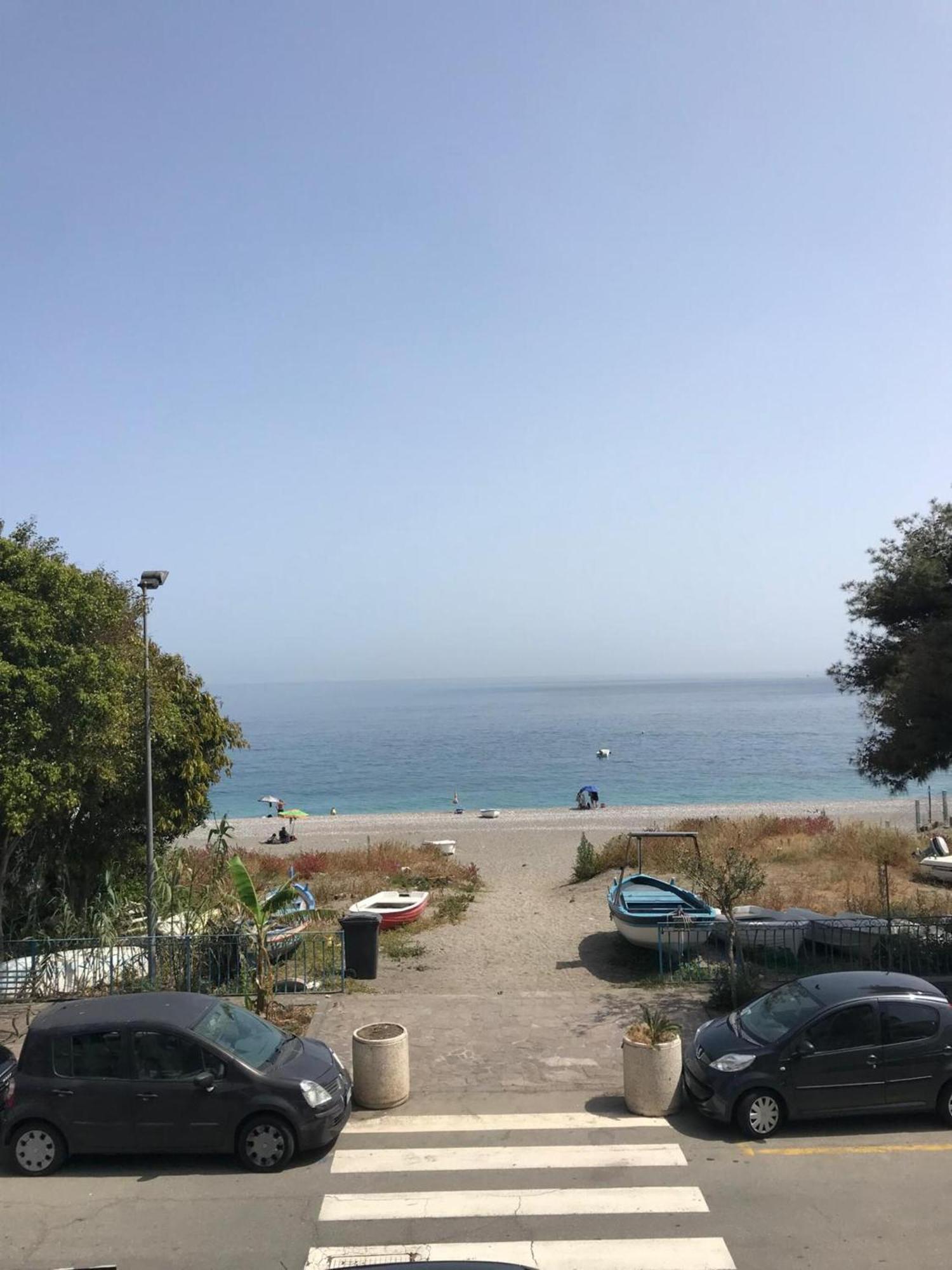 Taormina Beach Front - Mazzeo Kültér fotó