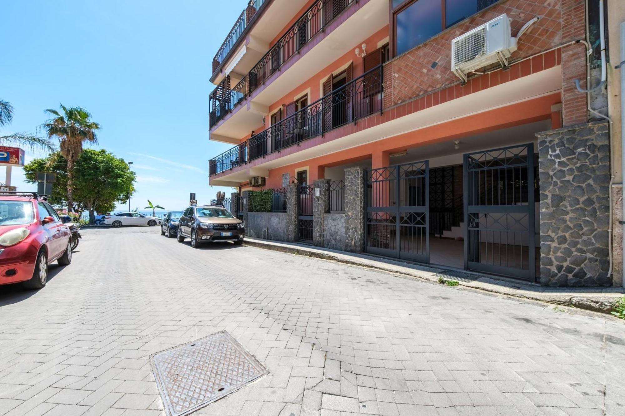 Taormina Beach Front - Mazzeo Kültér fotó