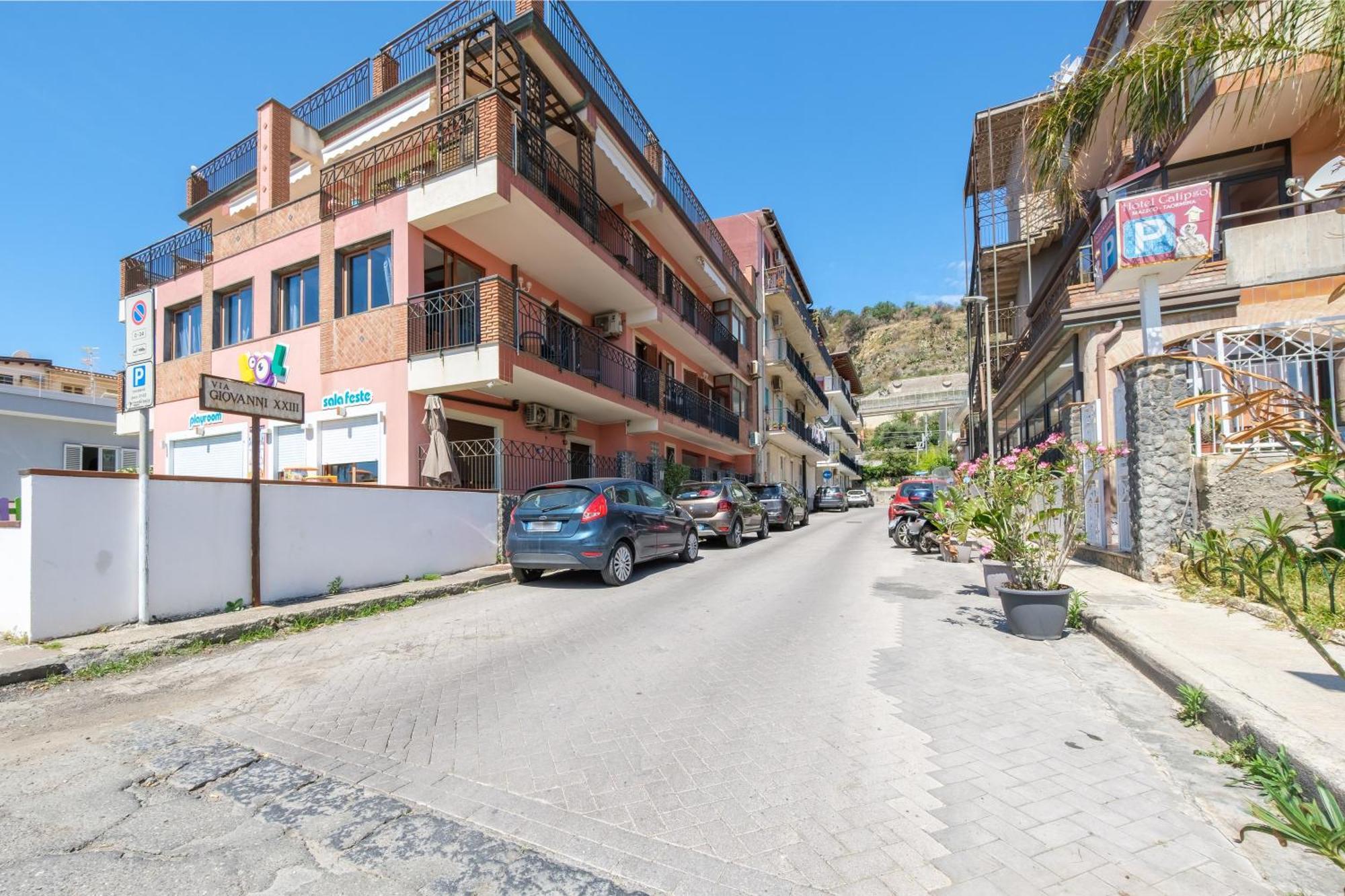 Taormina Beach Front - Mazzeo Kültér fotó